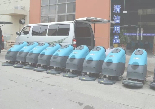手推式洗地车